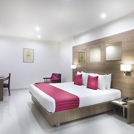 Regency Tiruttani By Grt Hotels Extérieur photo