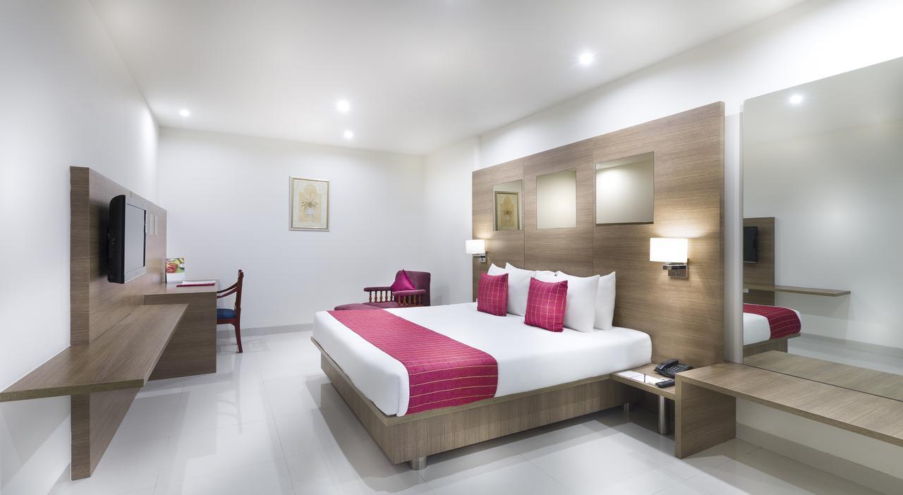 Regency Tiruttani By Grt Hotels Extérieur photo