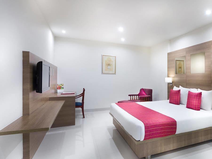Regency Tiruttani By Grt Hotels Extérieur photo