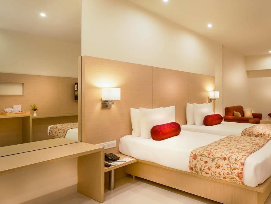 Regency Tiruttani By Grt Hotels Extérieur photo